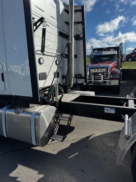 2027 Mack - image 6