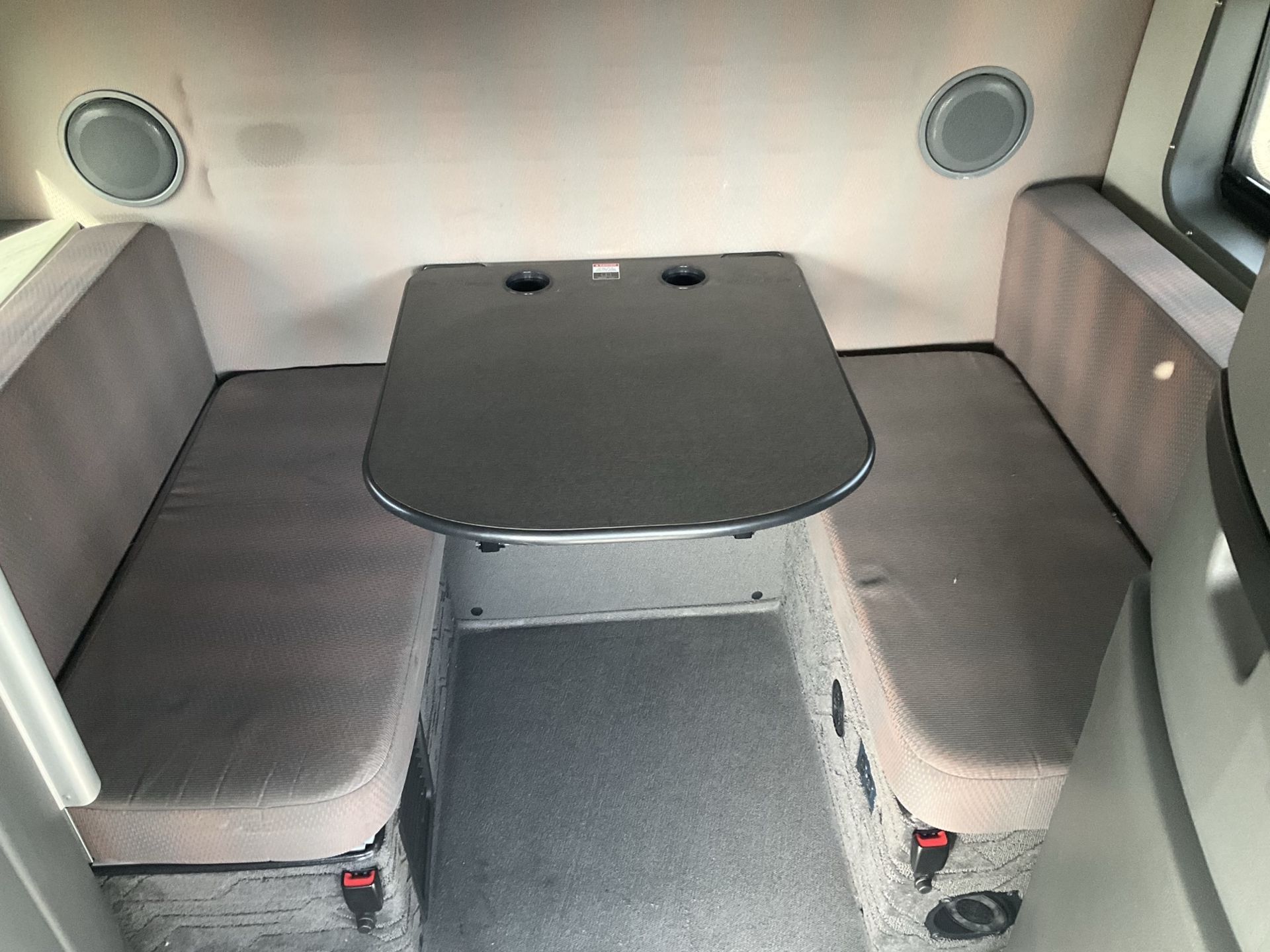 2022 Volvo - image 15