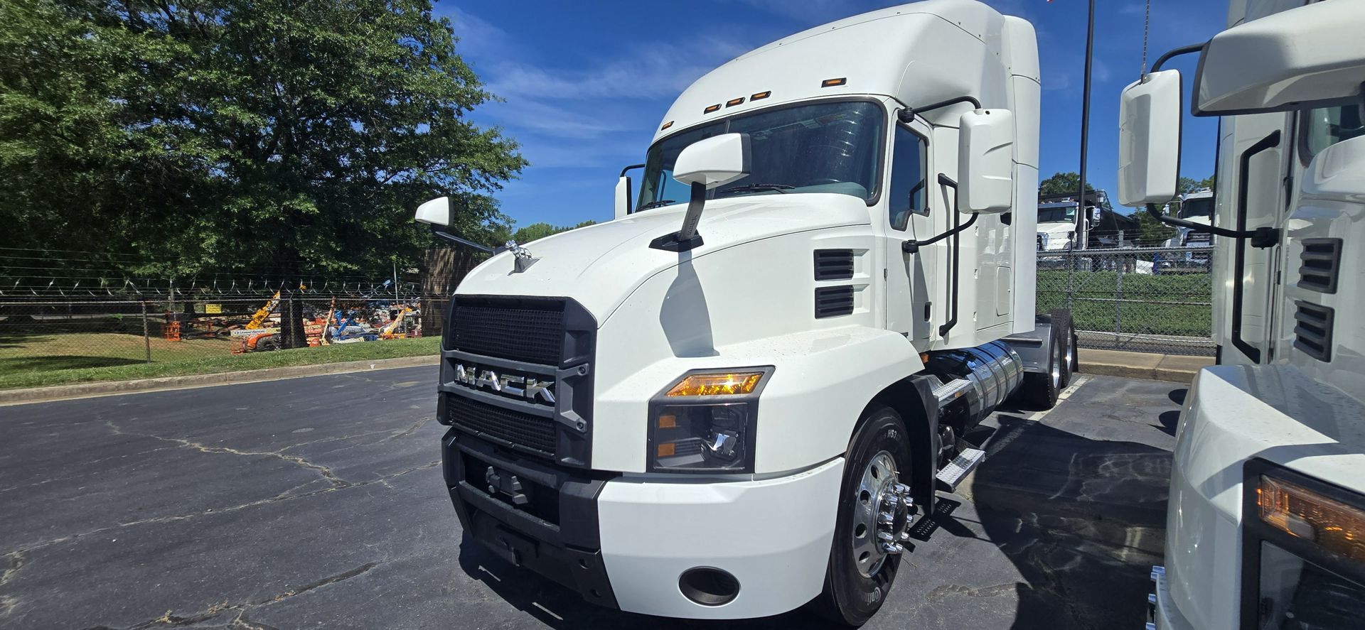 2020 Mack Anthem in Charlotte, NC — photo 3