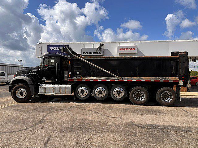 2024 Mack Granite in London, OH — photo 6