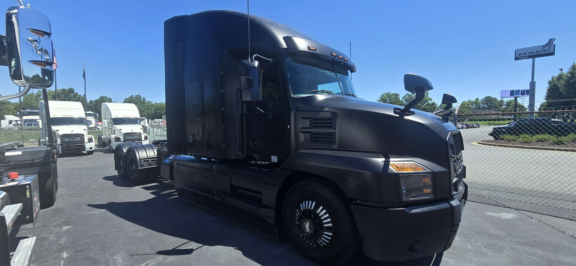 2021 Mack Anthem in Charlotte, NC — photo 3