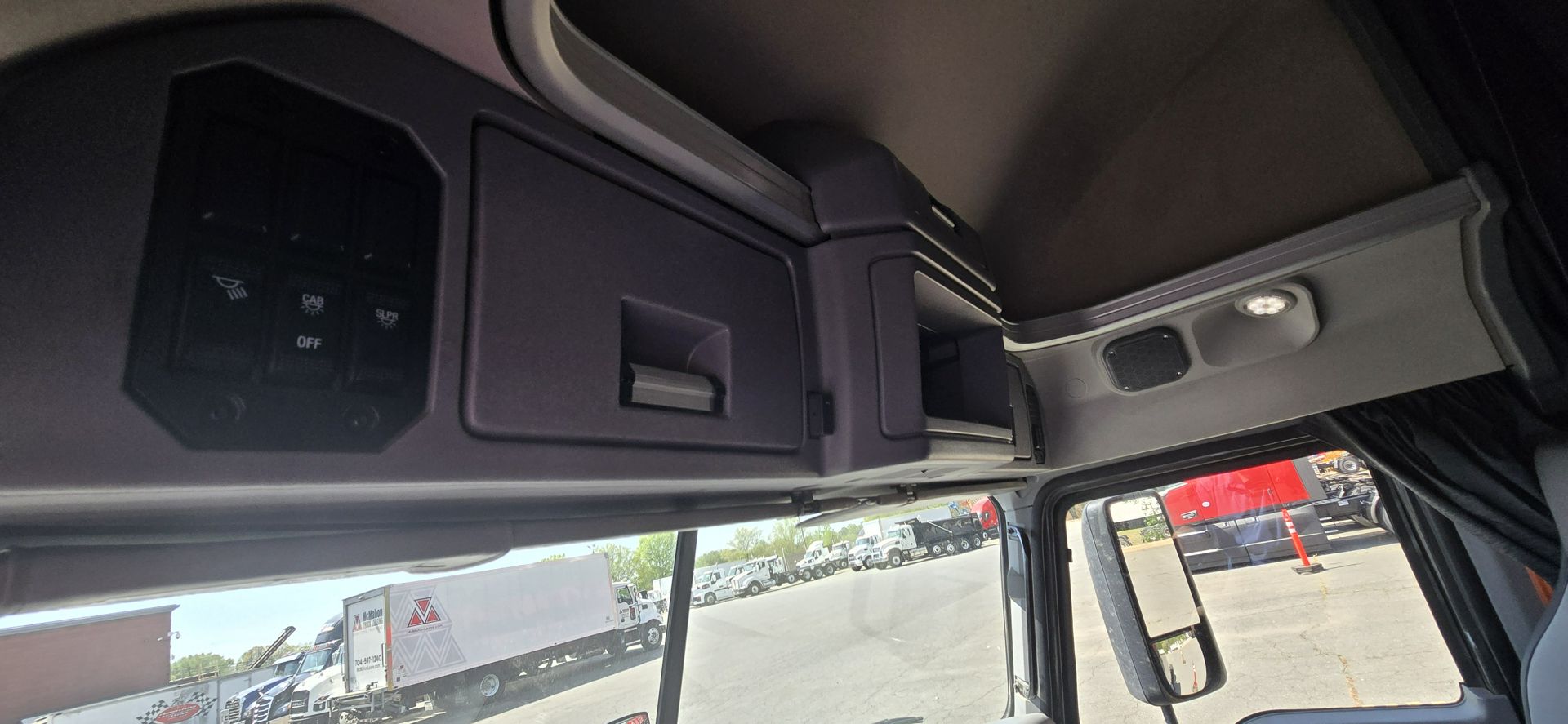 2020 Mack Anthem - image 36