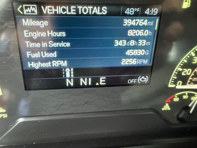 2022 Volvo VNR 640 - image 9