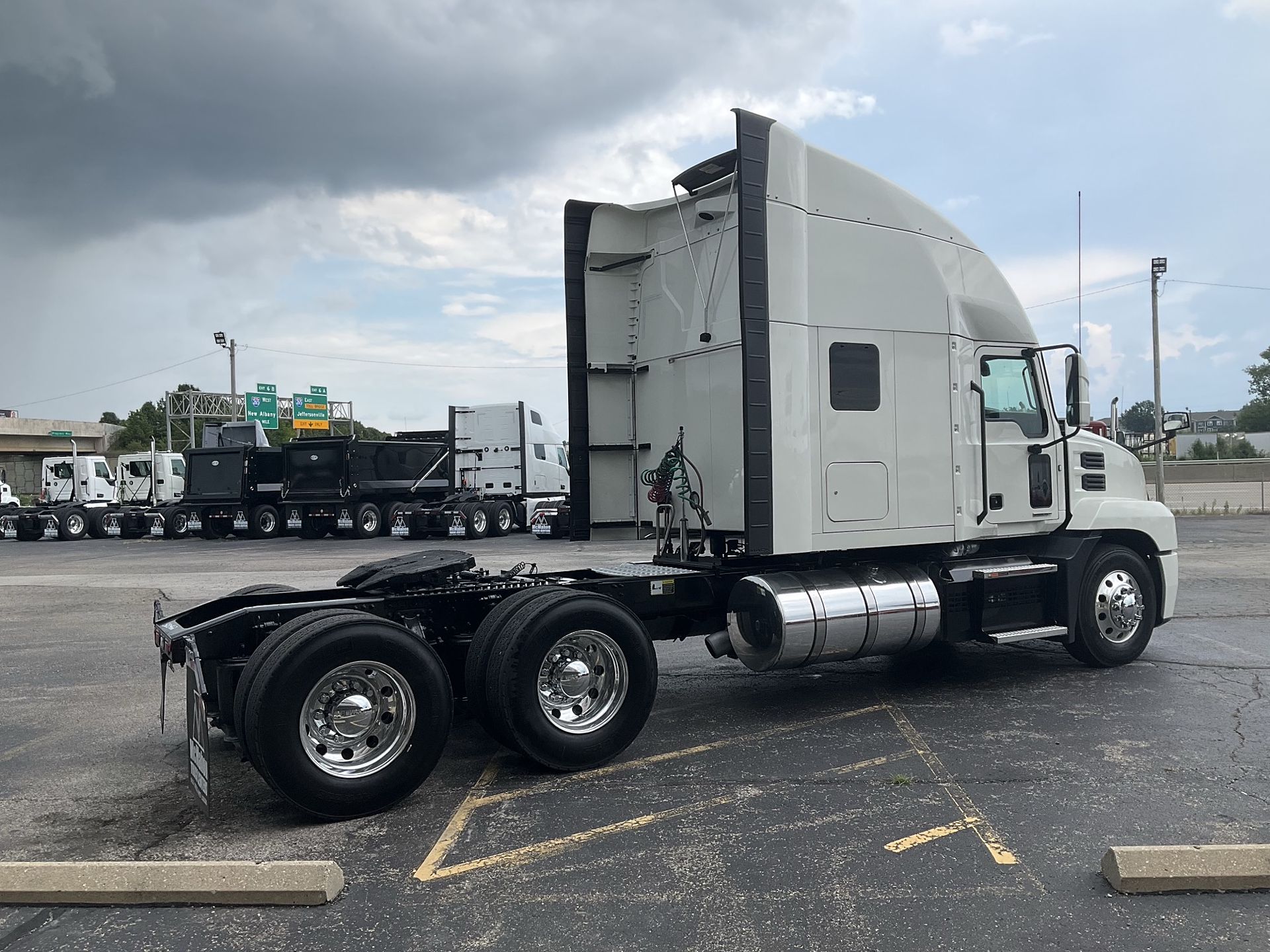 2025 Mack Anthem in Clarksville, IN — photo 5