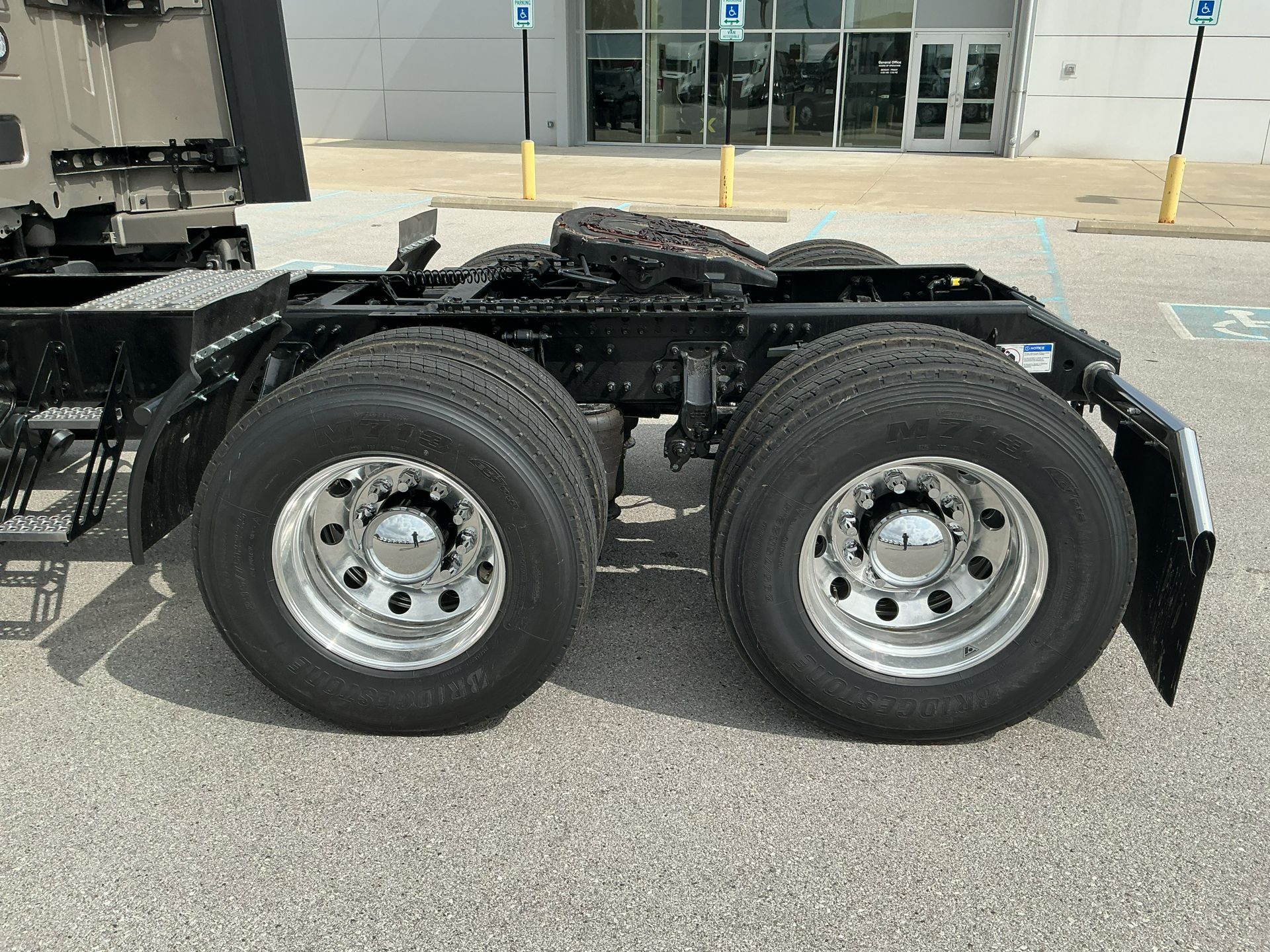 2026 Volvo - image 12