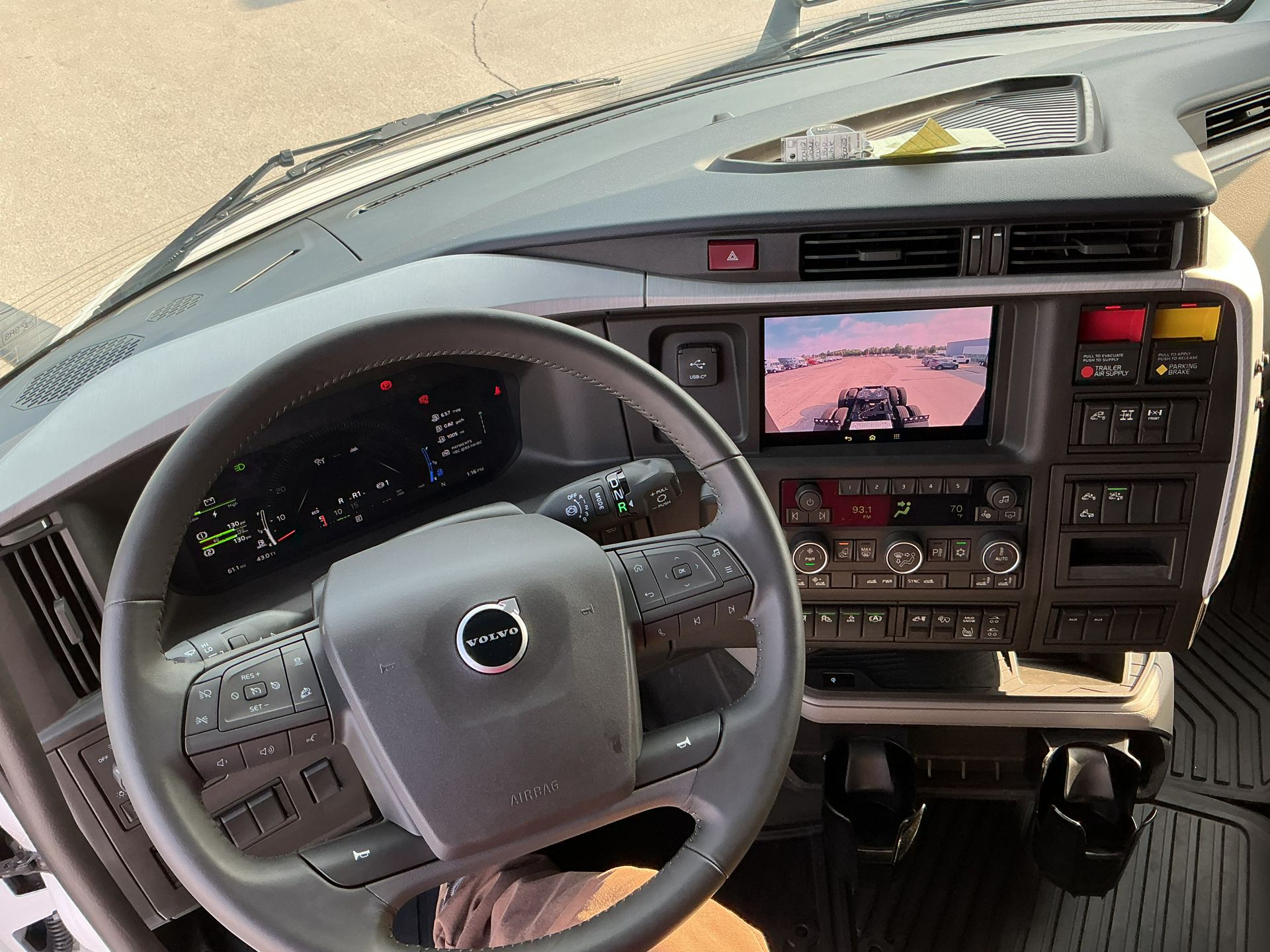 2026 Volvo - image 16