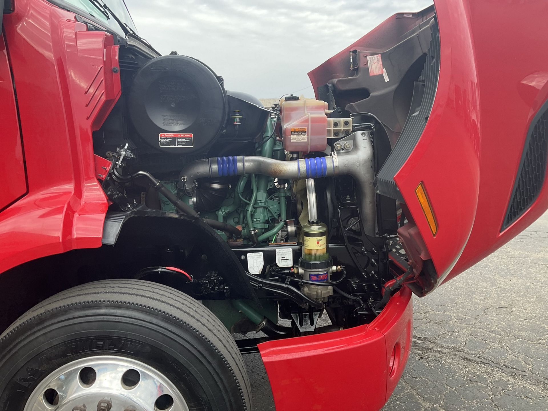 2021 Volvo - image 10