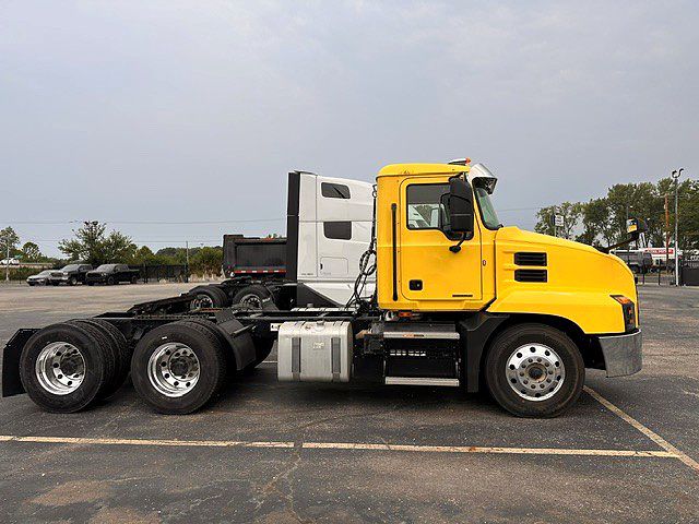 2023 Mack Anthem in London, OH — photo 4