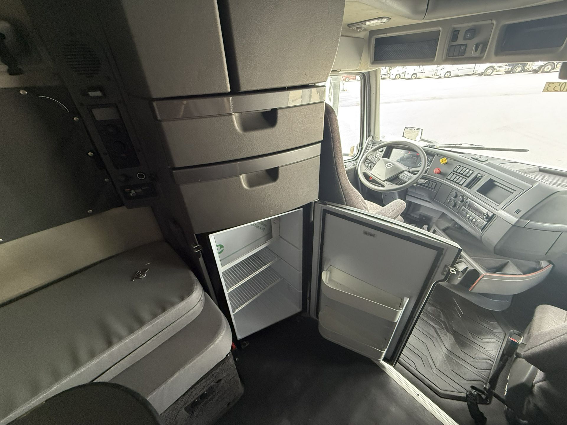 2024 Volvo - image 22