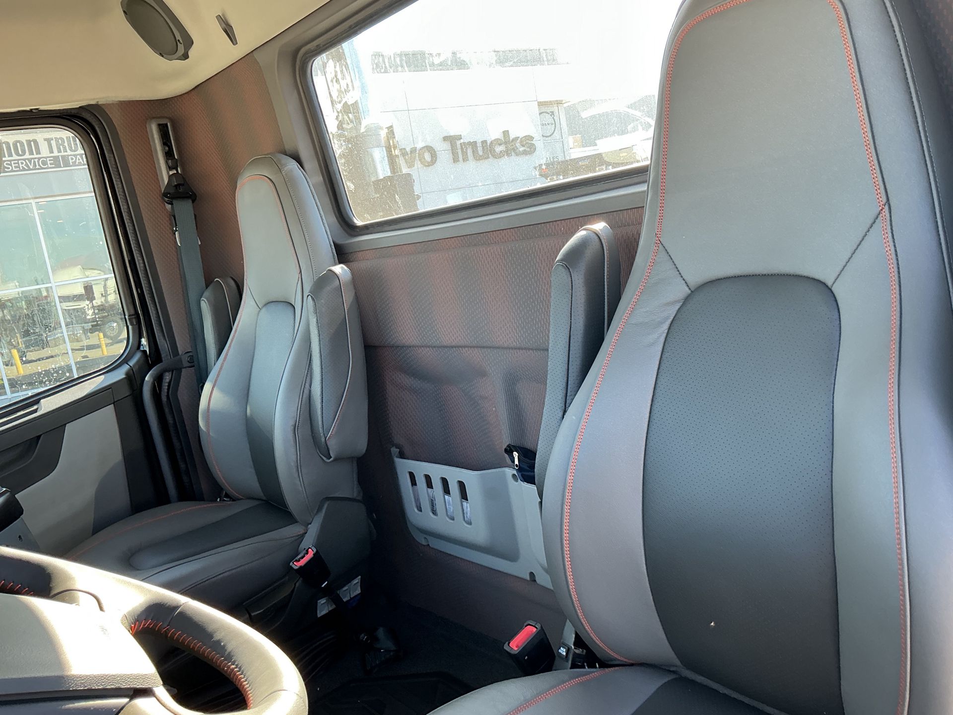 2026 Volvo - image 18