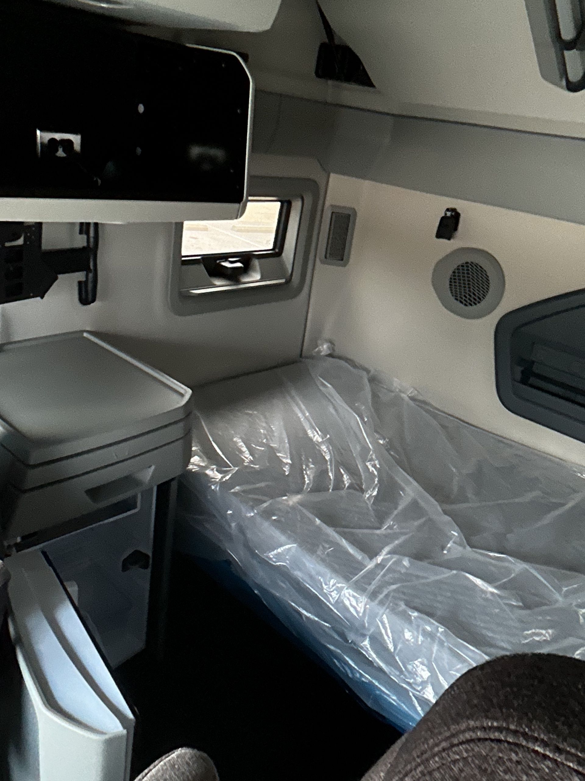 2026 Volvo - image 16