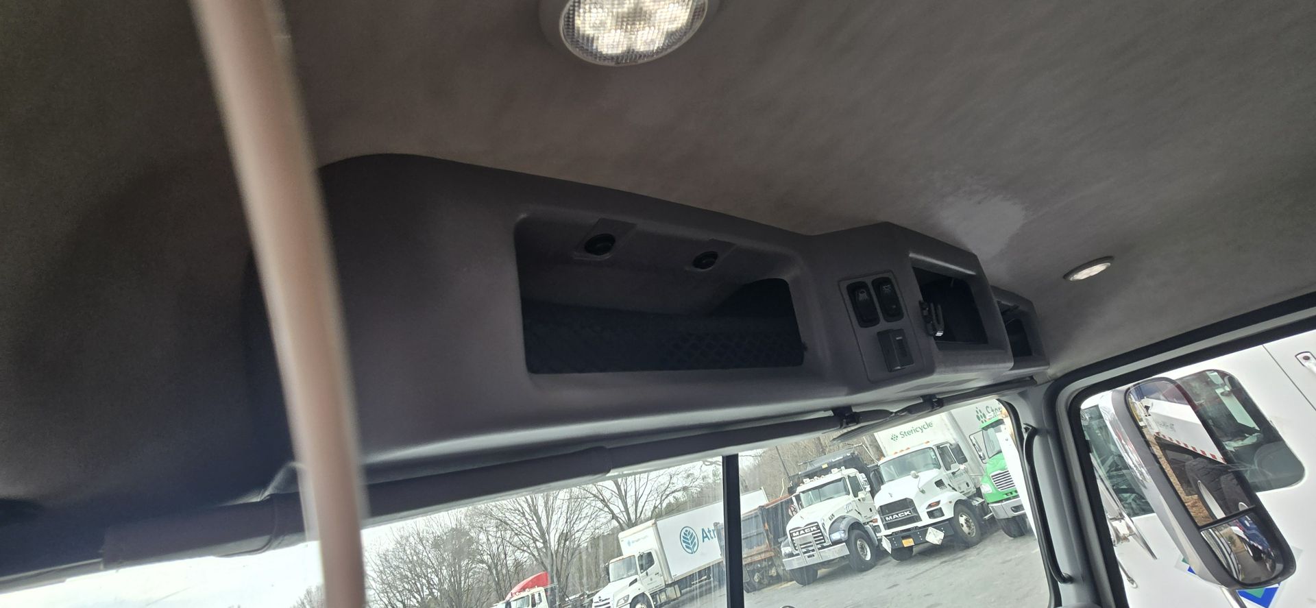 2021 Mack - image 24