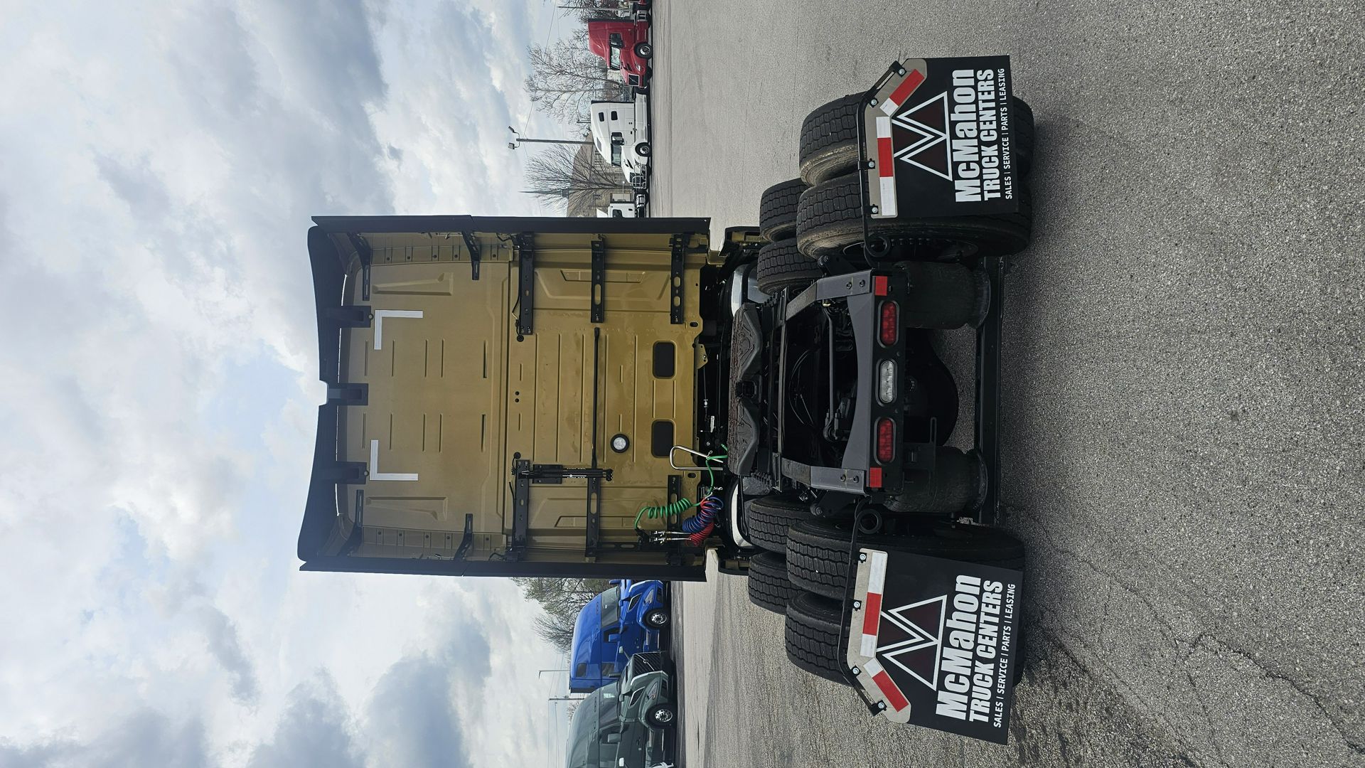 2026 Volvo - image 5