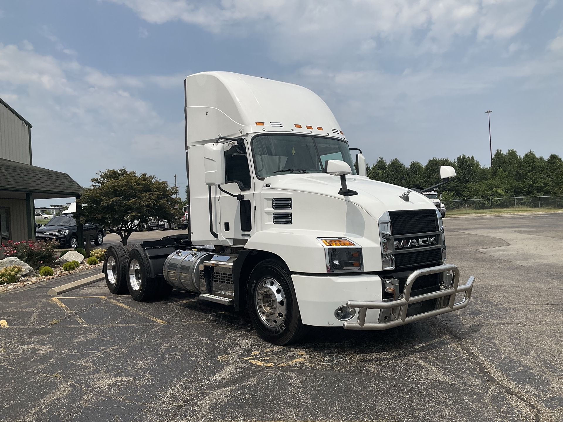 2022 Mack Anthem in Clarksville, IN — photo 3