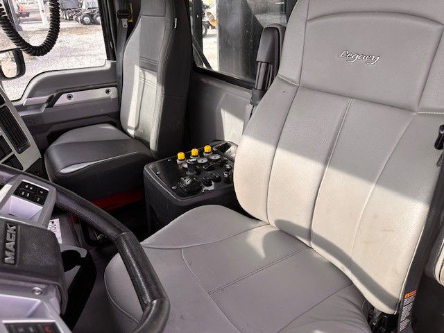 2023 Mack - image 10