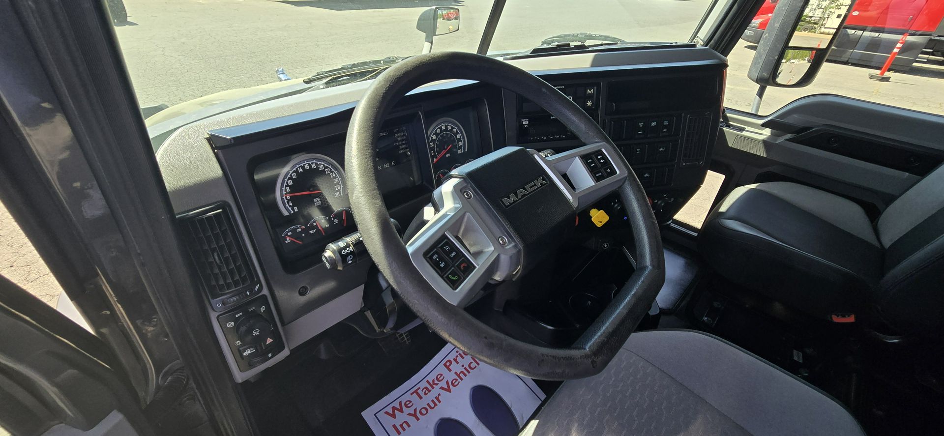 2020 Mack Anthem - image 27