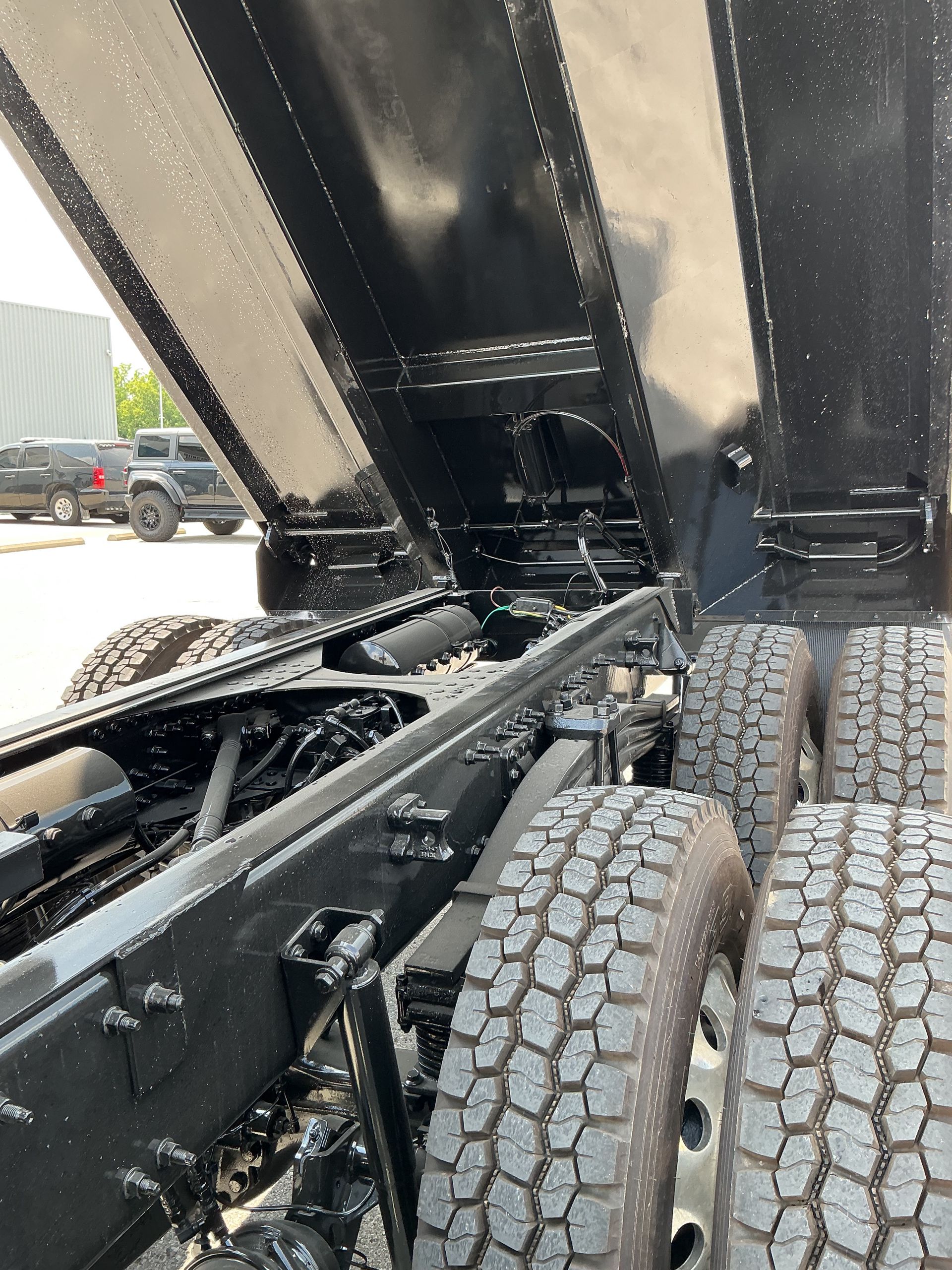 2026 Volvo - image 17