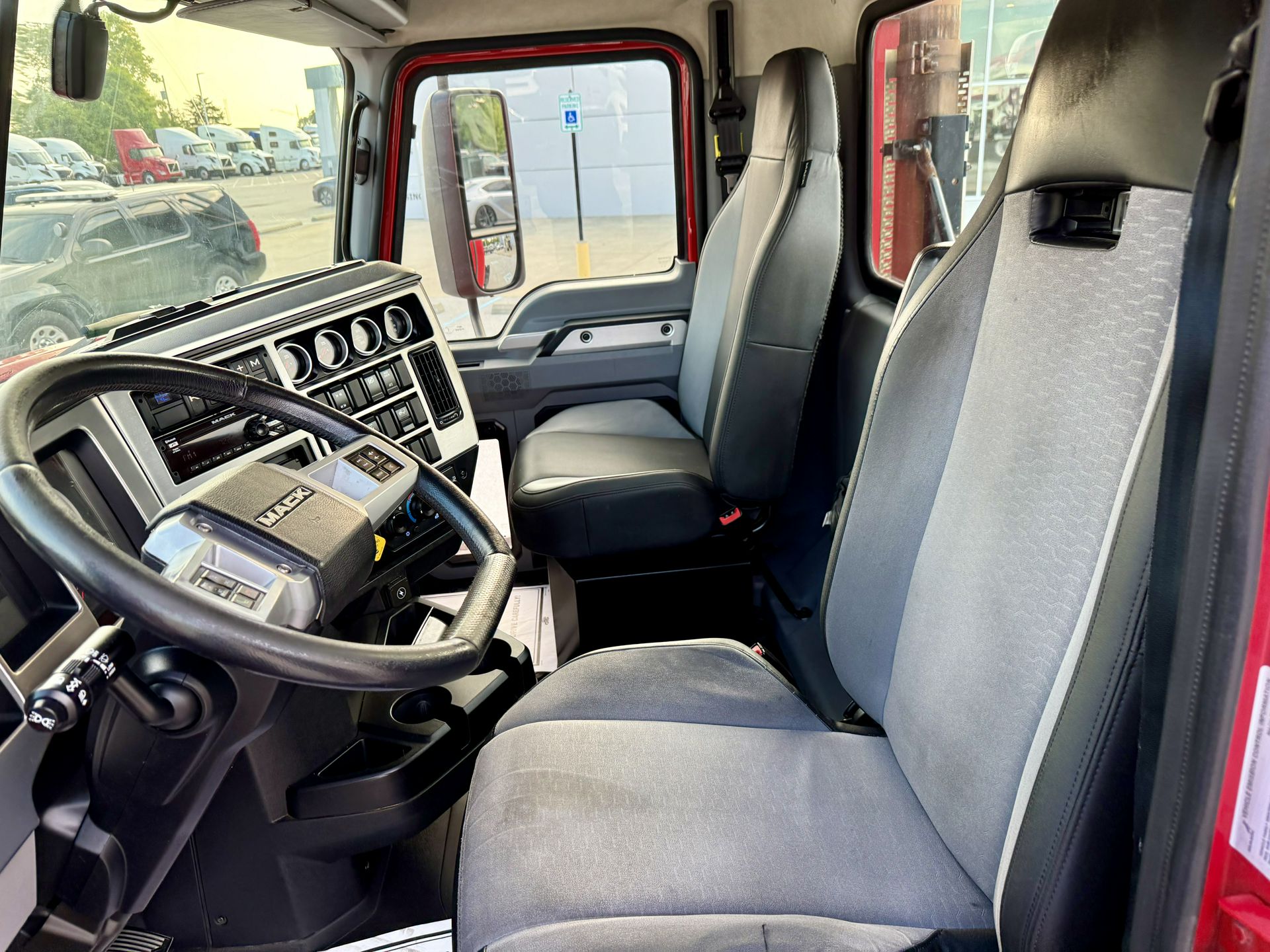 2020 Mack - image 16