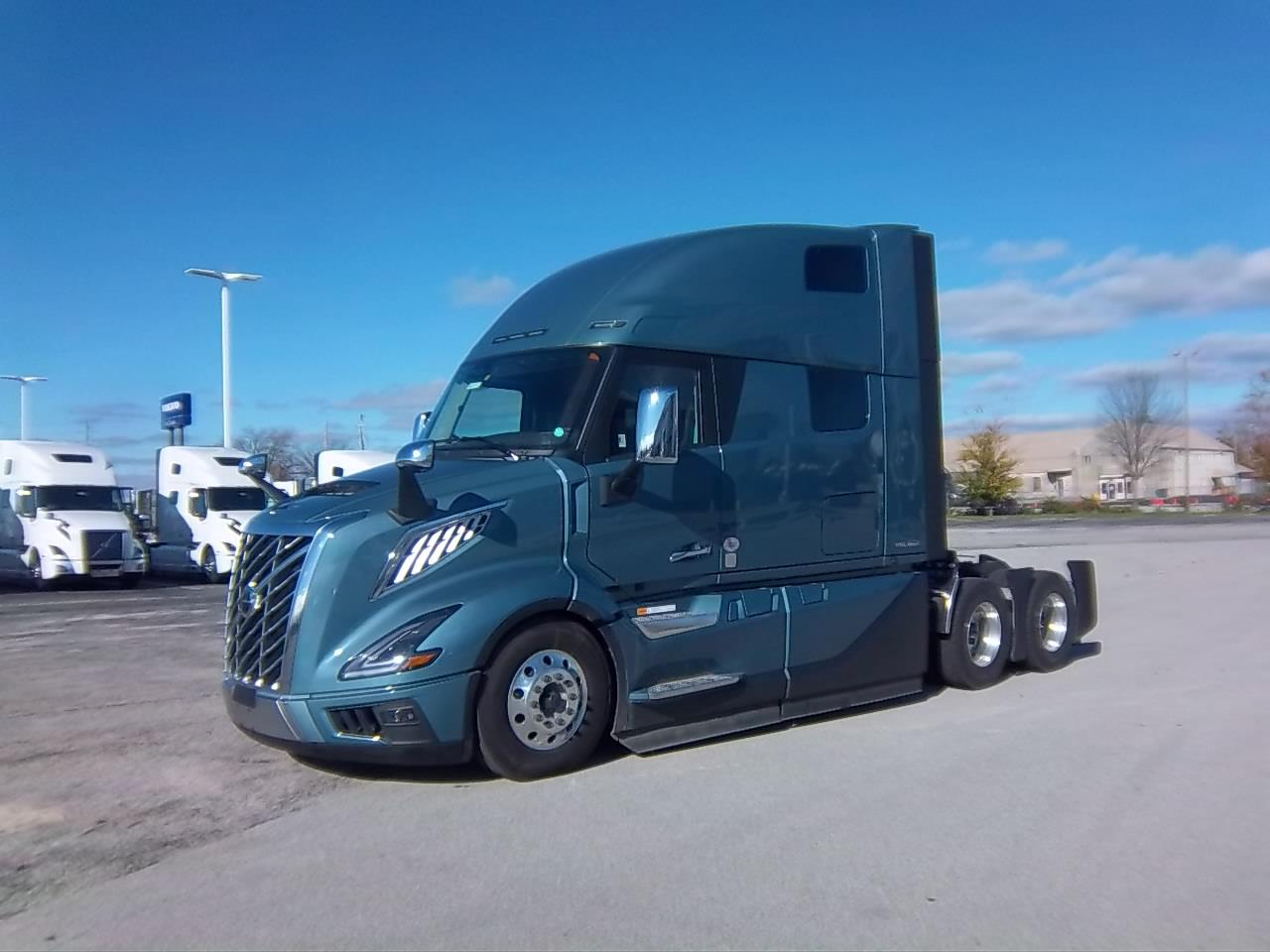 2025 Volvo VNL64T860