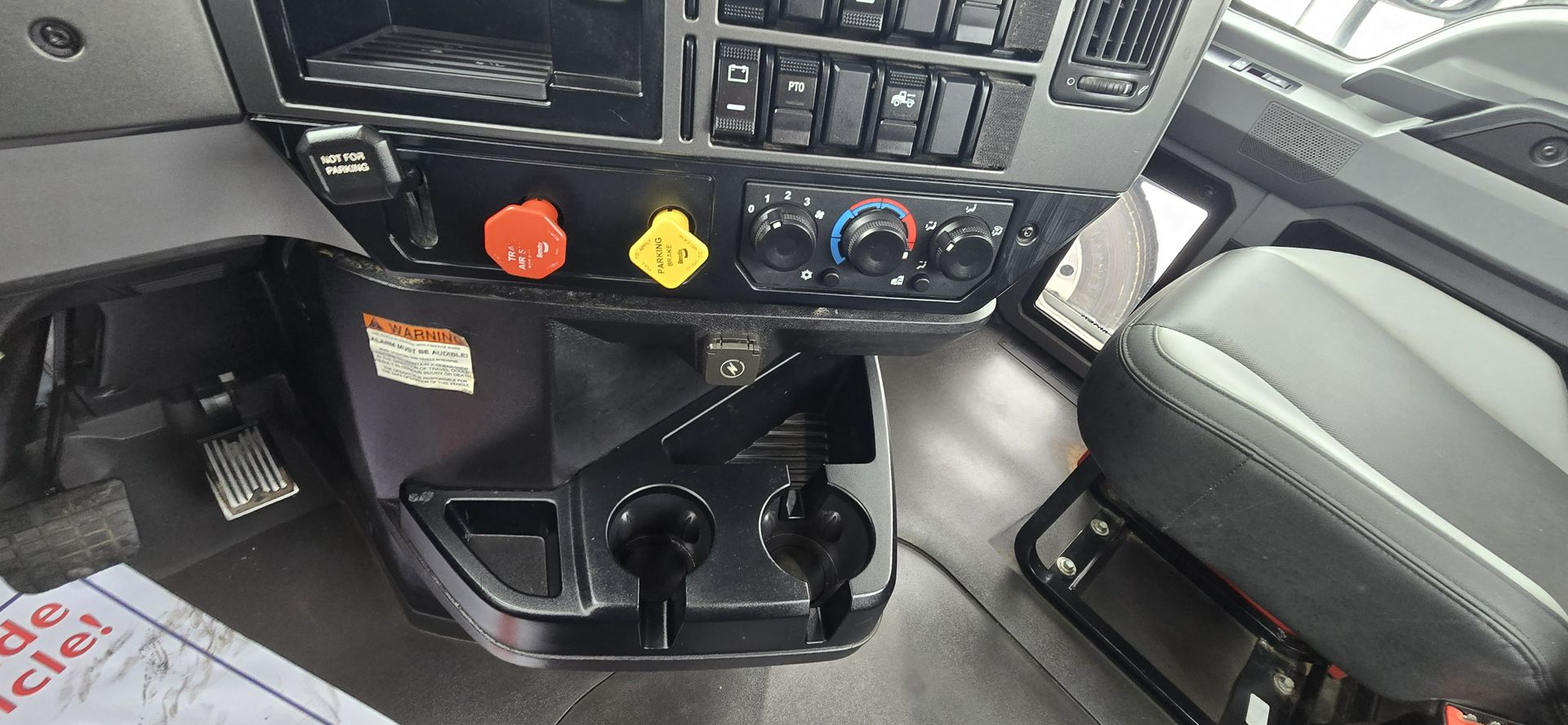 2022 Mack - image 25