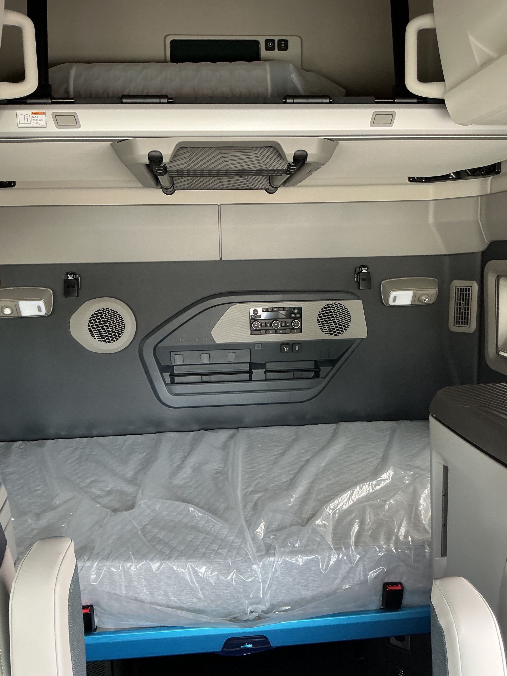 2026 Volvo - image 19