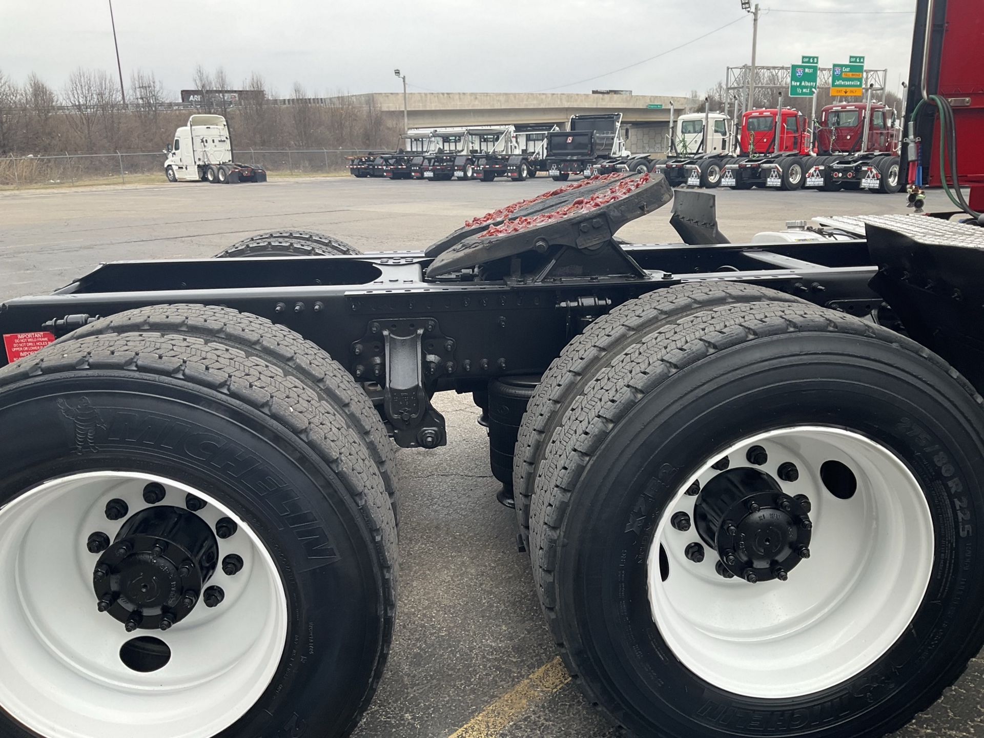 2021 Volvo - image 9