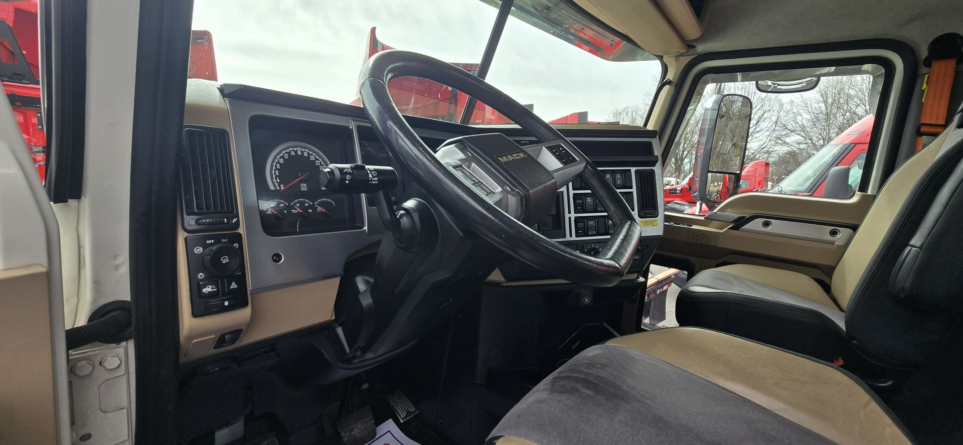 2021 Mack - image 15