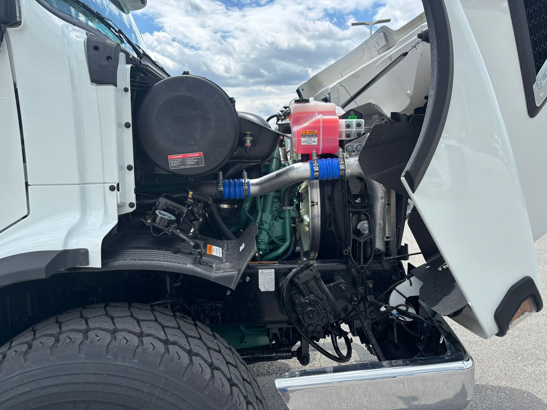 2026 Volvo - image 3