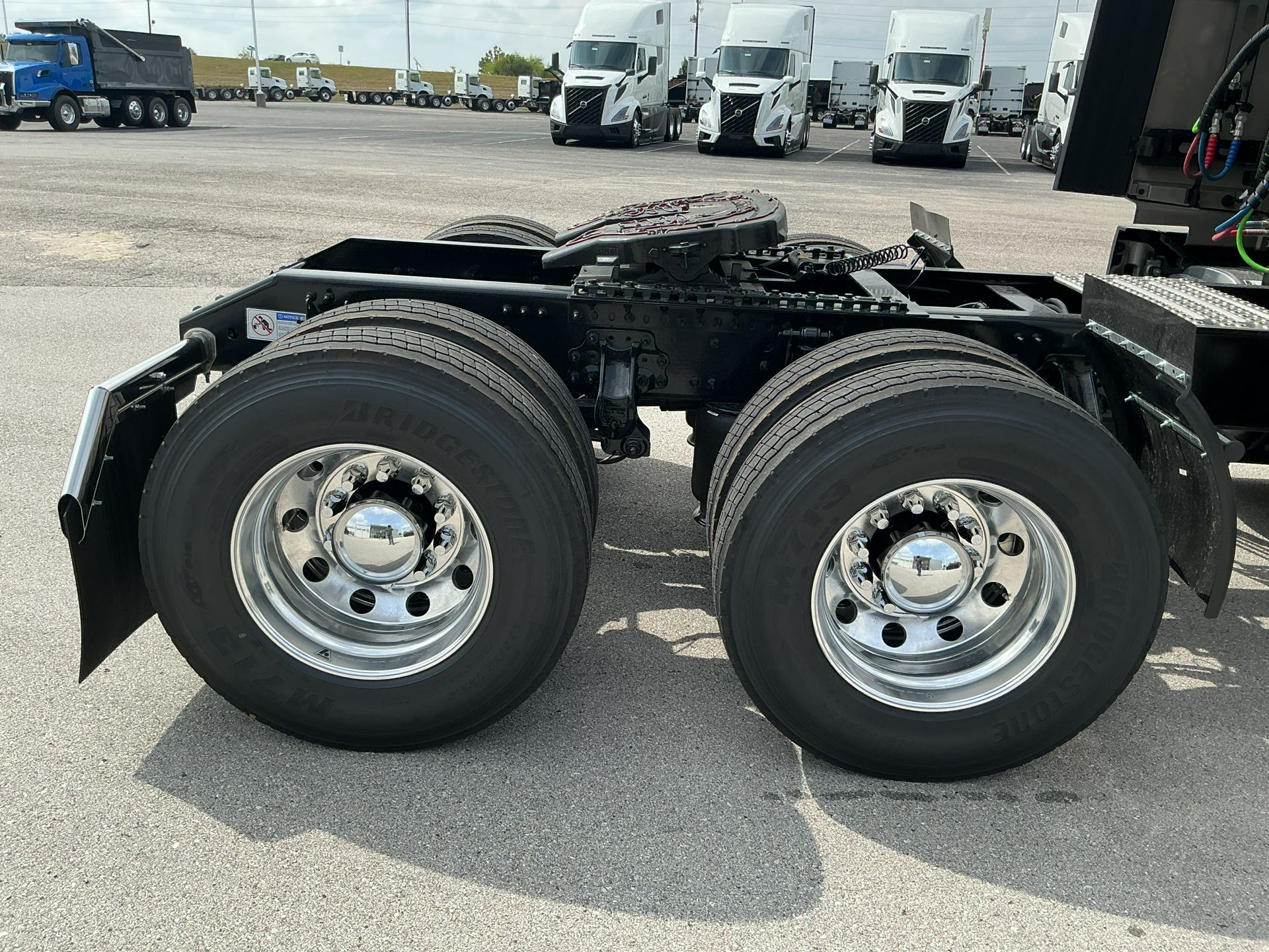 2026 Volvo - image 11