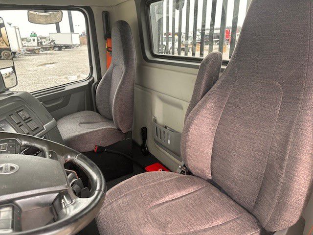 2018 Volvo - image 11