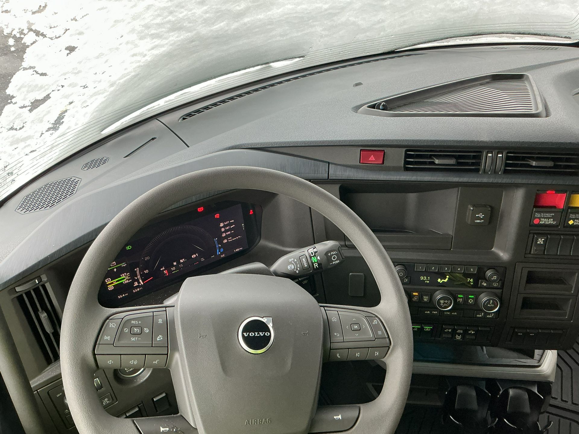 2026 Volvo - image 22