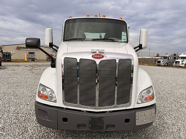 2022 Peterbilt 579 in London, OH — photo 2