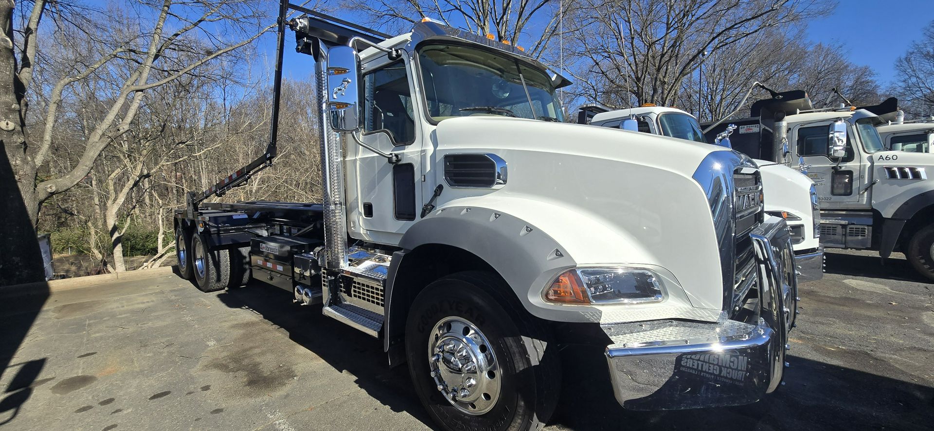2024 Mack GR64B