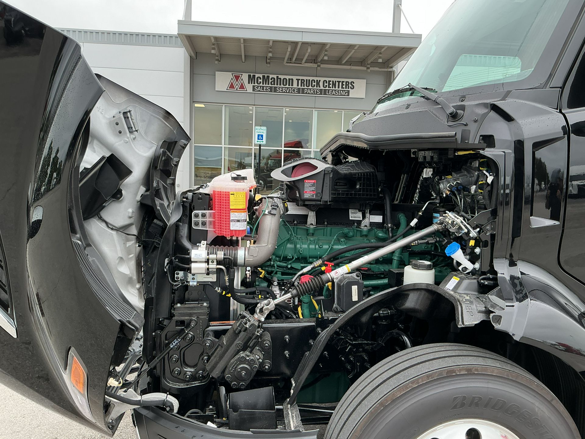 2026 Volvo - image 9