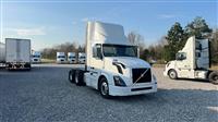 2018 Volvo VNL300