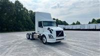 2015 Volvo VNL300