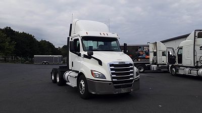 2020 Freightliner Cascadia 126