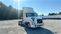 2015 Volvo VNL300