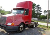 Used 2002 Volvo VNL64T300 for Sale