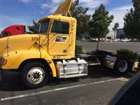 2000 Freightliner FLD11242ST