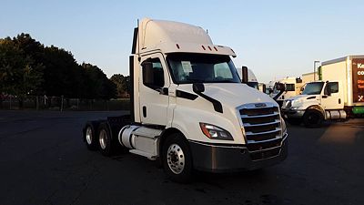 2020 Freightliner Cascadia 126
