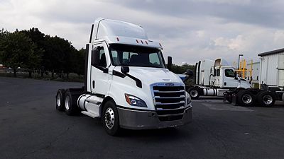 2020 Freightliner Cascadia 126