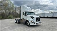 2015 Volvo VNL300