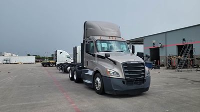 2020 Freightliner Cascadia 126