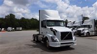 2015 Volvo VNL300