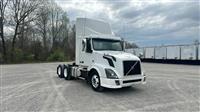 2015 Volvo VNL300