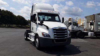 2020 Freightliner Cascadia 126