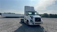 2017 Volvo VNL300