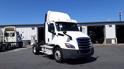2020 Freightliner Cascadia 126