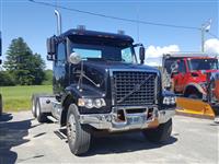 2004 Volvo VHD64F